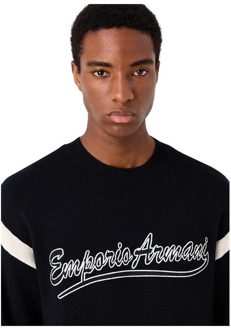 Maglione in lana vergine con ricamo logo font college EMPORIO ARMANI | Maglie | 6R1MXA 1MFUZ00920